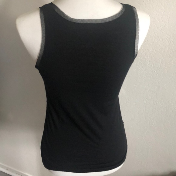 Top - Picture 2 of 4